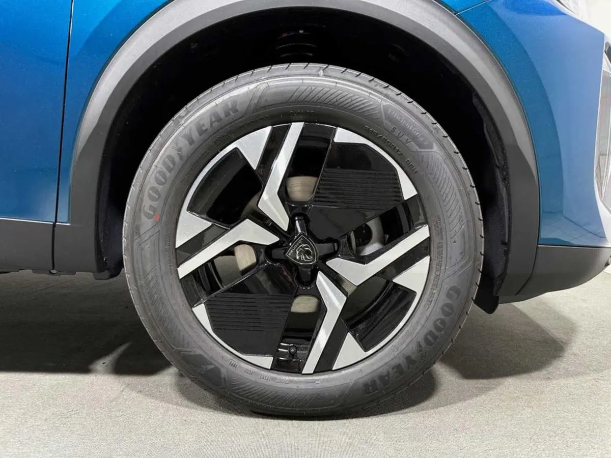 Peugeot 2008 nuova a Sondrio (9)