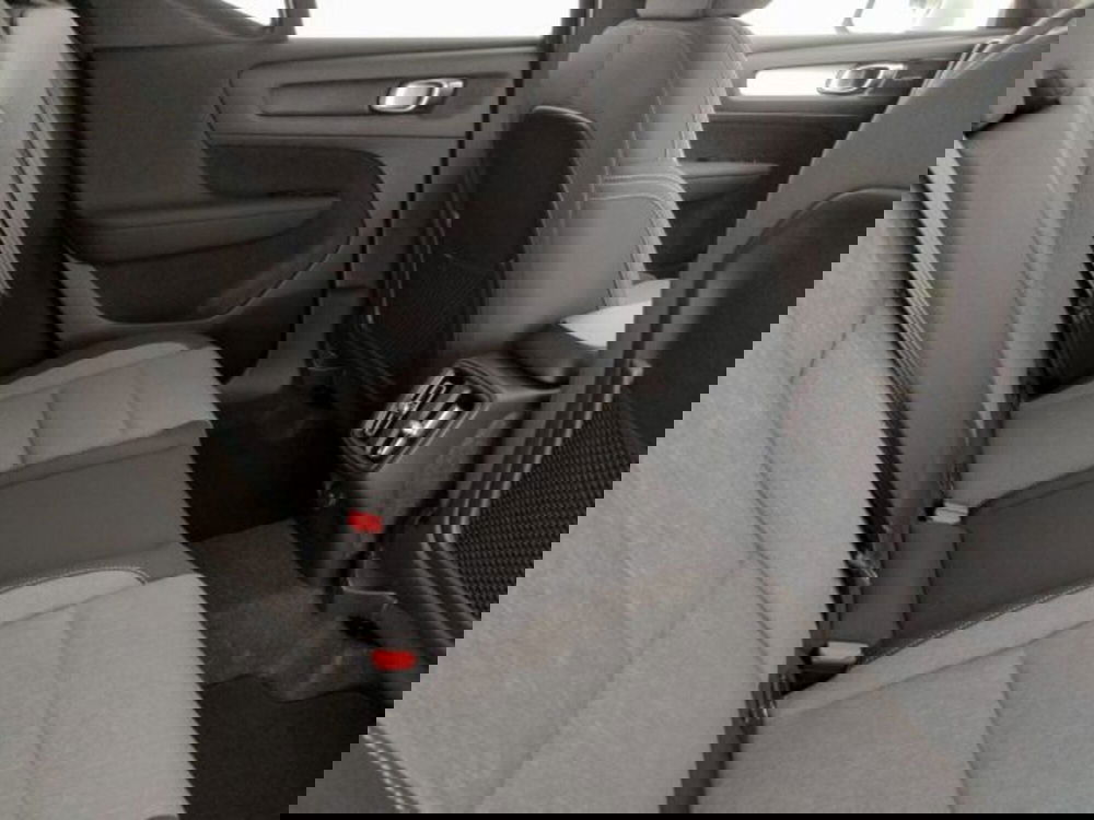 Volvo XC40 nuova a Modena (12)