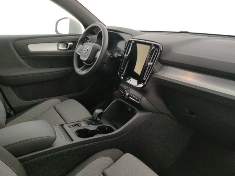 Volvo XC40 nuova a Modena (13)