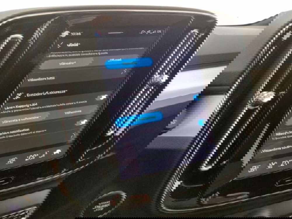 Volvo XC40 nuova a Modena (16)