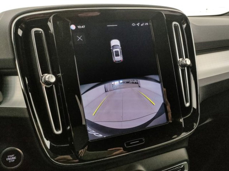 Volvo XC40 nuova a Modena (18)