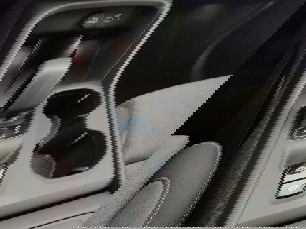 Volvo XC40 nuova a Modena (19)