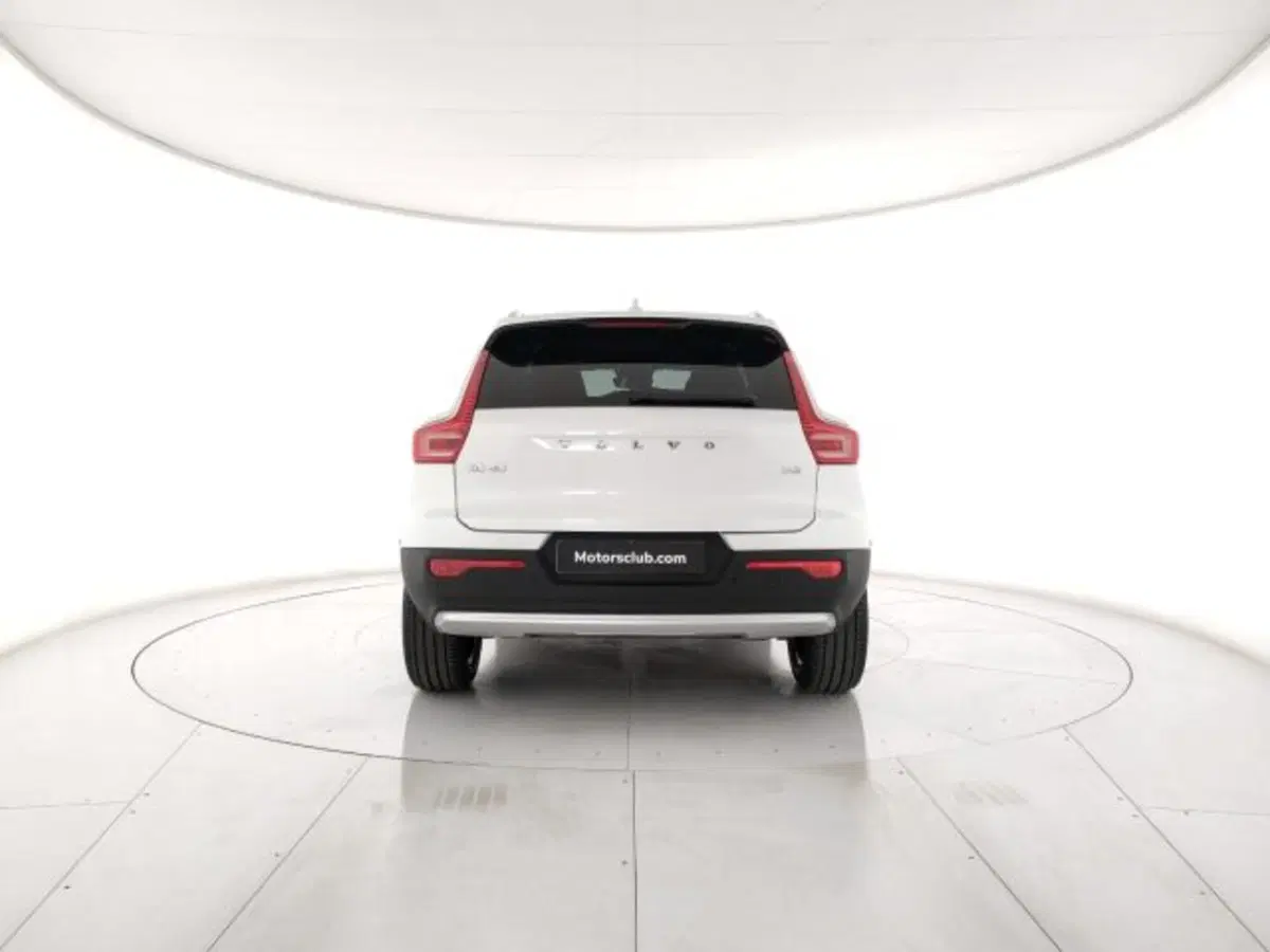 Volvo XC40 nuova a Modena (5)