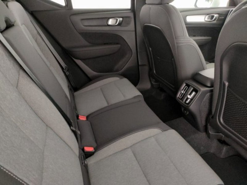 Volvo XC40 nuova a Modena (11)