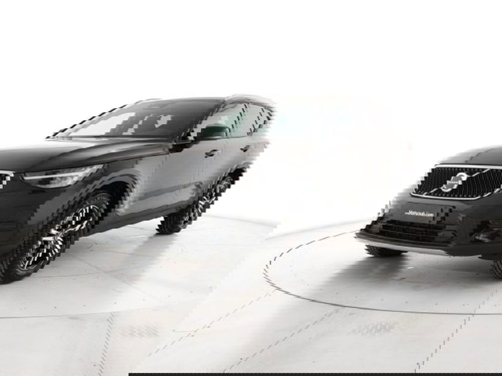 Volvo XC40 nuova a Modena (2)