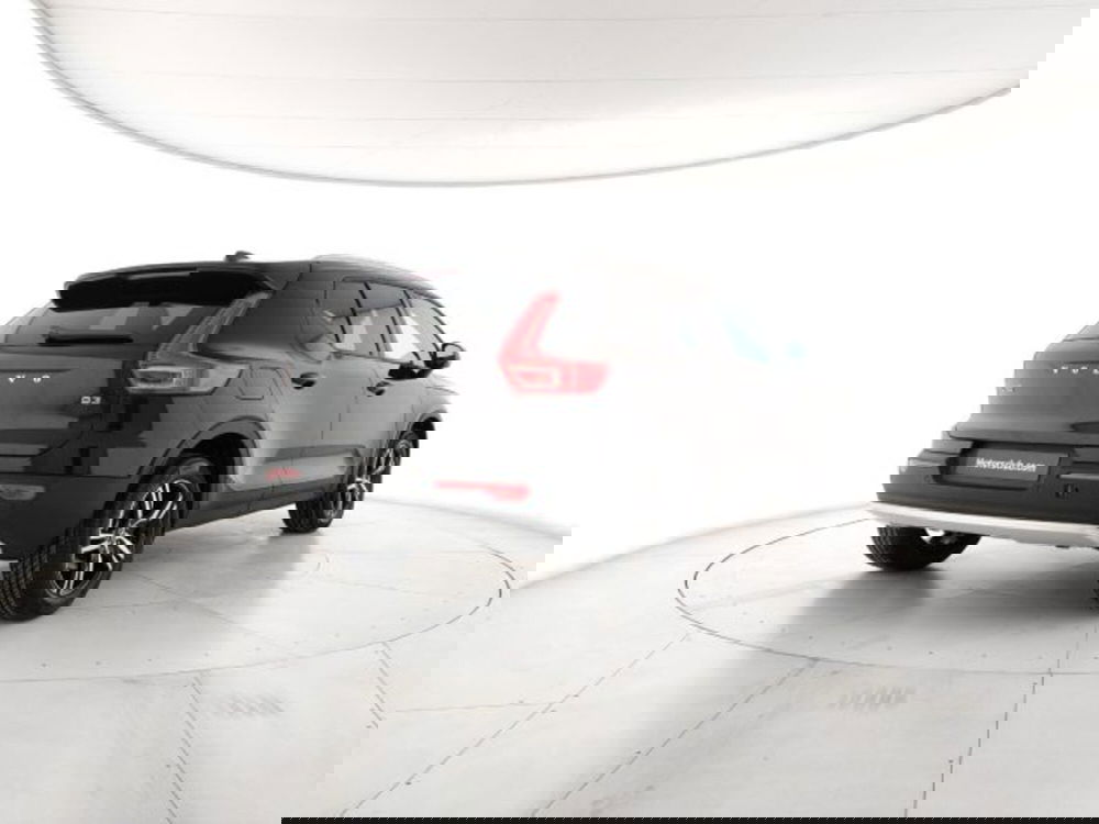 Volvo XC40 nuova a Modena (5)