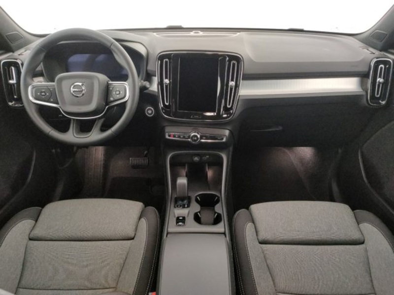 Volvo XC40 nuova a Modena (9)