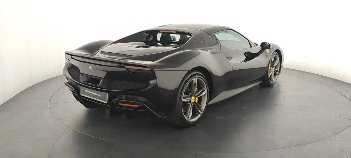 Ferrari 296 Coupé usata a Perugia (6)