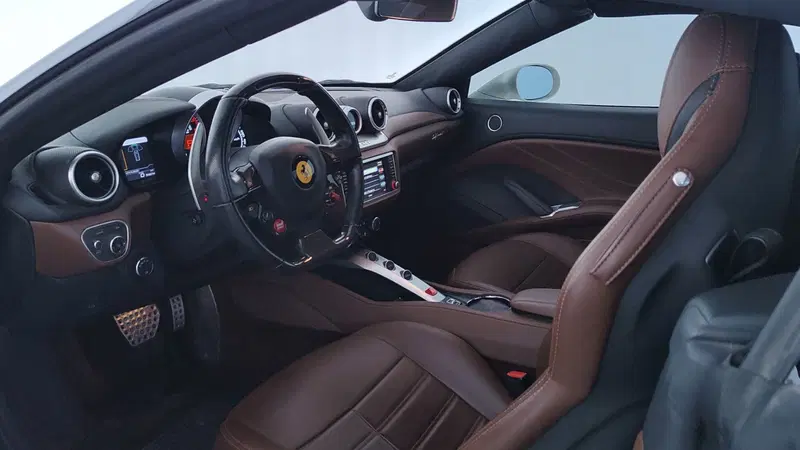 Ferrari California Spider usata a Perugia (12)