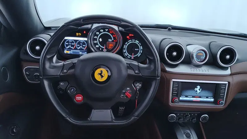 Ferrari California Spider usata a Perugia (15)