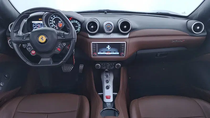 Ferrari California Spider usata a Perugia (17)