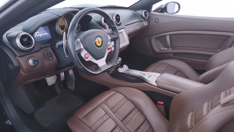 Ferrari California Spider usata a Perugia (11)