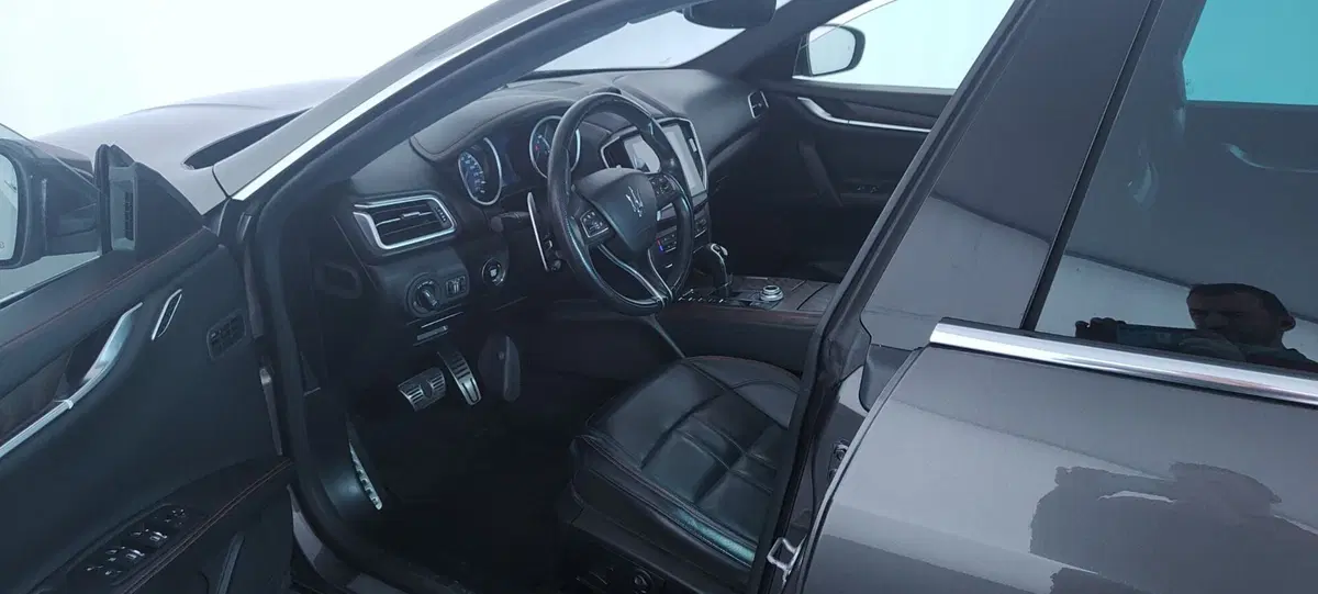 Maserati Ghibli usata a Perugia (10)