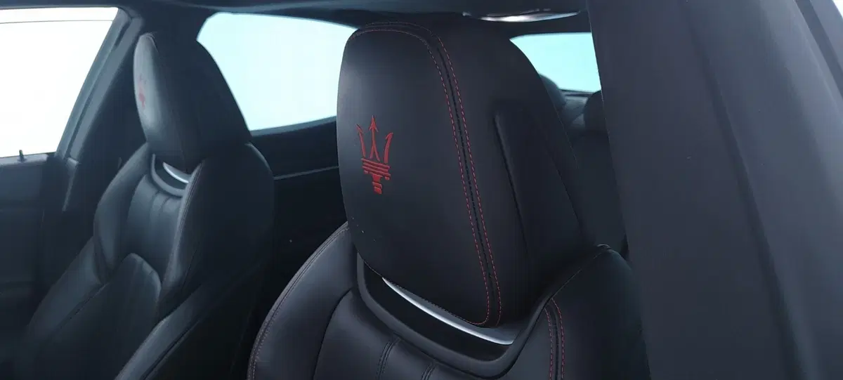 Maserati Ghibli usata a Perugia (12)