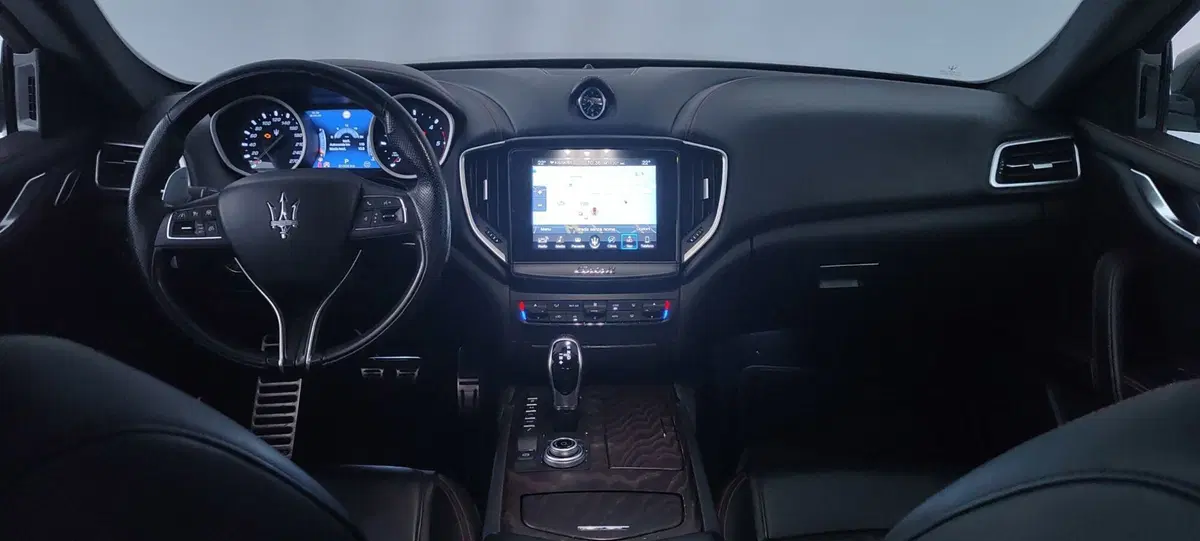 Maserati Ghibli usata a Perugia (13)