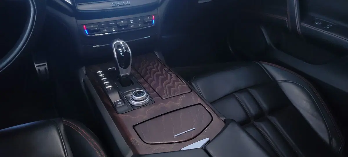 Maserati Ghibli usata a Perugia (15)