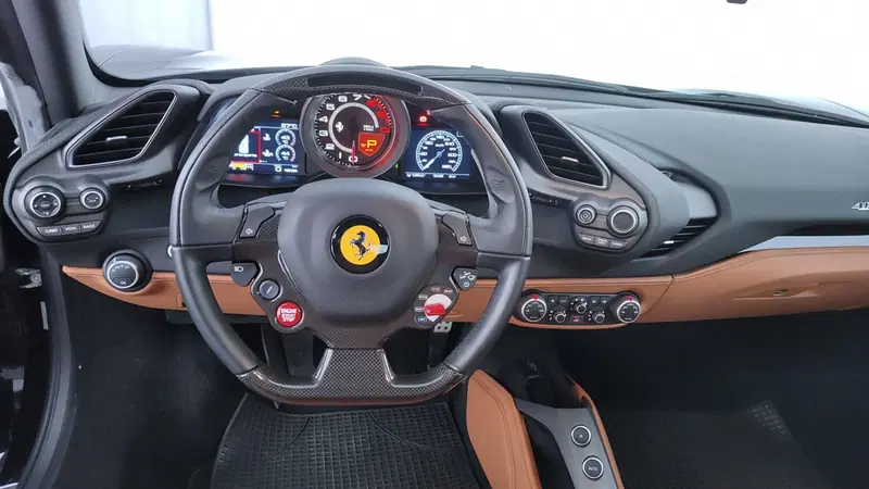 Ferrari 488 Coupé usata a Perugia (15)