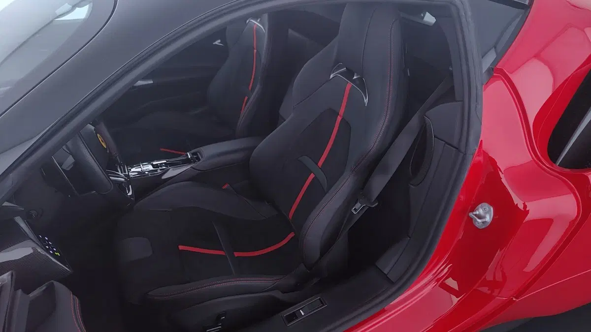 Ferrari SF90 Coupé usata a Perugia (13)