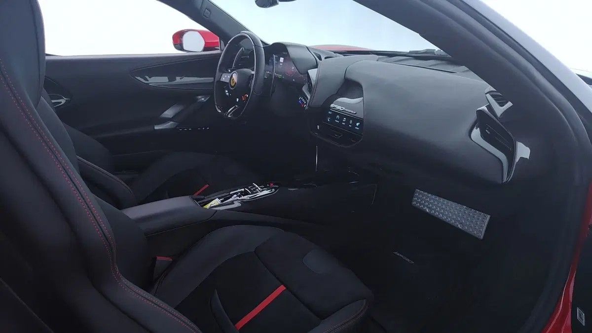 Ferrari SF90 Coupé usata a Perugia (15)