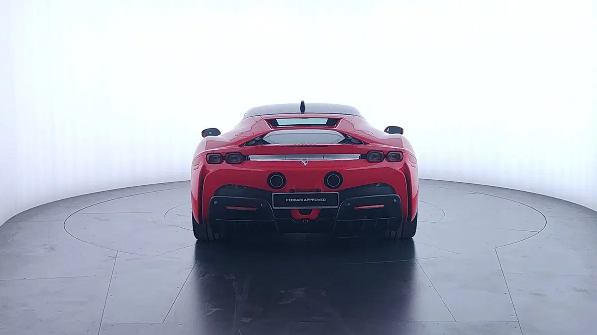 Ferrari SF90 Coupé usata a Perugia (6)