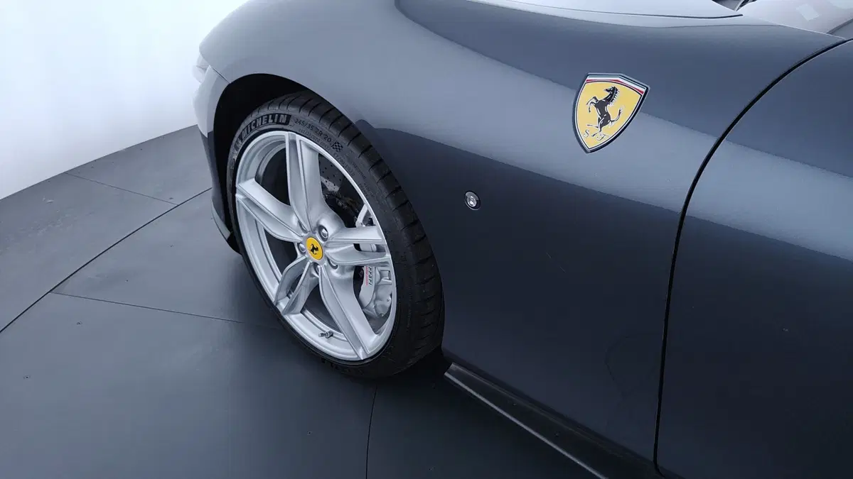 Ferrari Roma Coupé usata a Perugia (10)