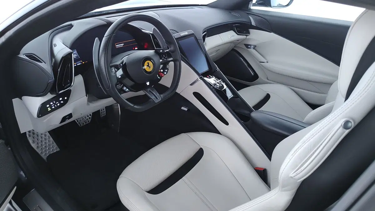 Ferrari Roma Coupé usata a Perugia (12)