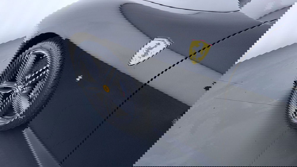 Ferrari Roma Spider usata a Perugia (10)