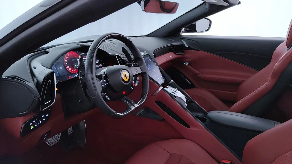 Ferrari Roma Spider usata a Perugia (13)