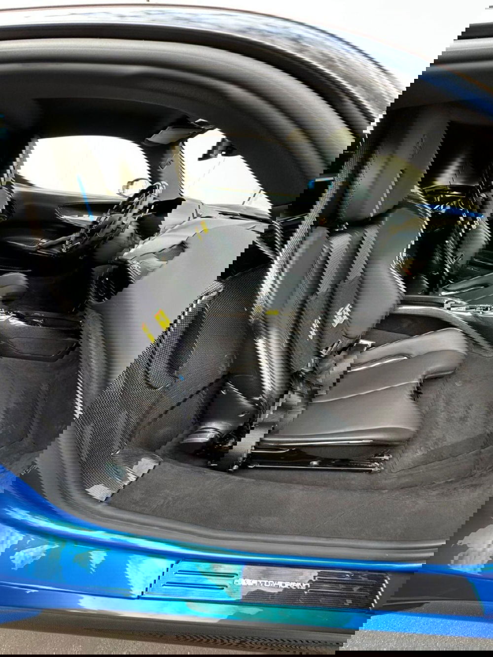 Ferrari SF90 Coupé usata a Perugia (16)