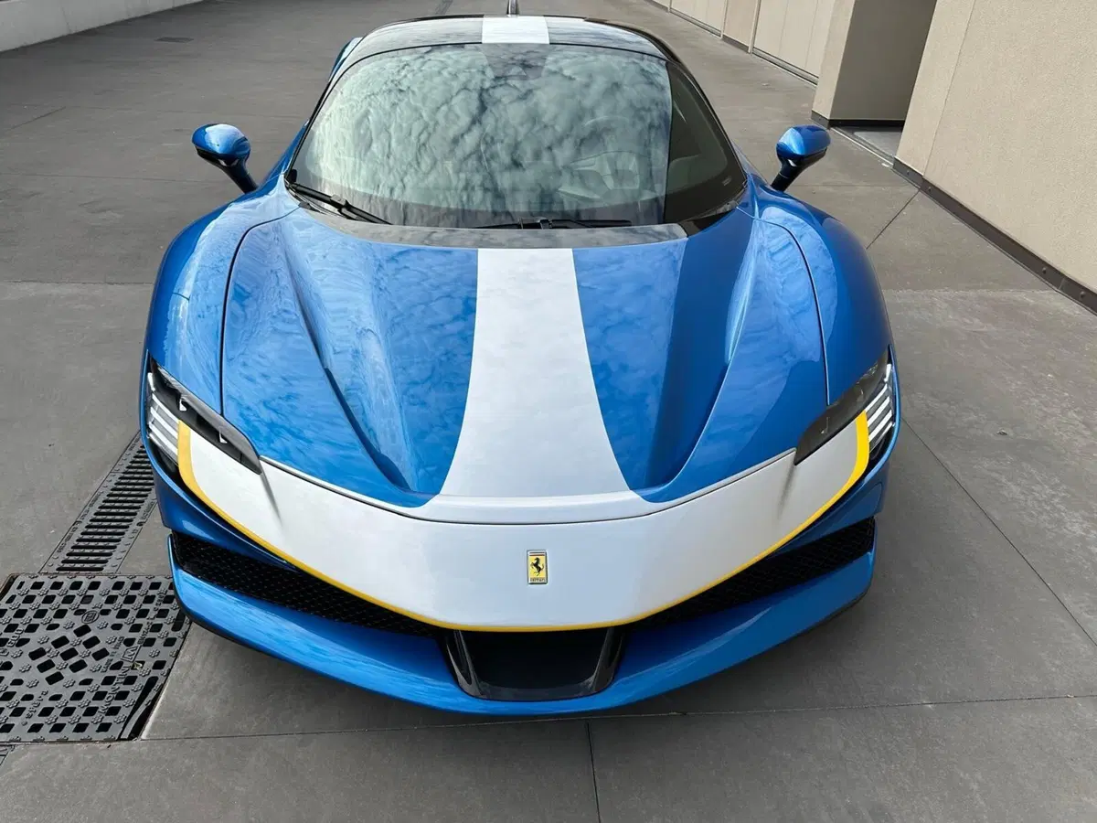 Ferrari SF90 Coupé usata a Perugia (2)