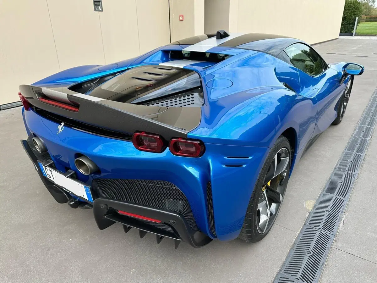 Ferrari SF90 Coupé usata a Perugia (4)