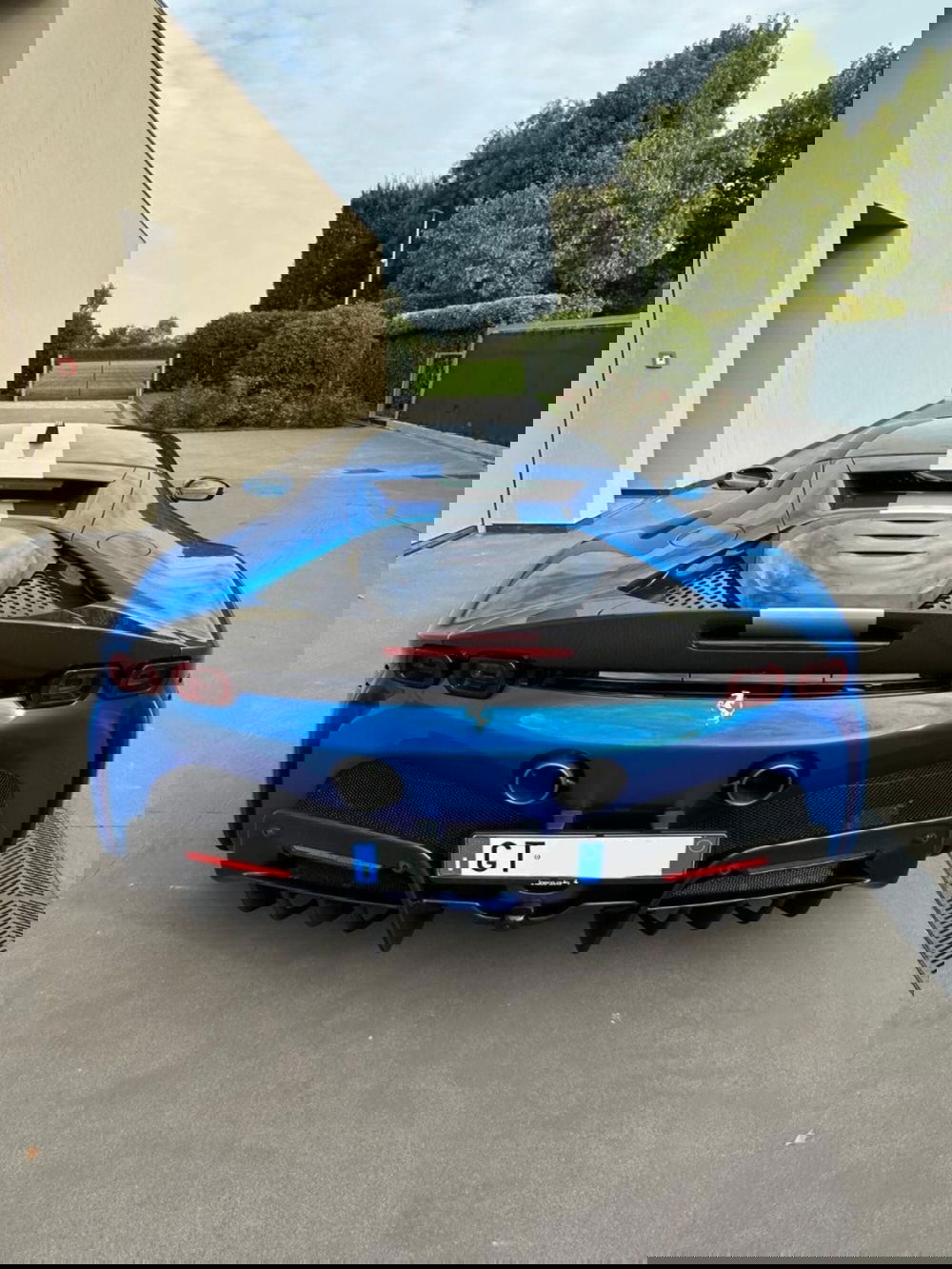 Ferrari SF90 Coupé usata a Perugia (5)