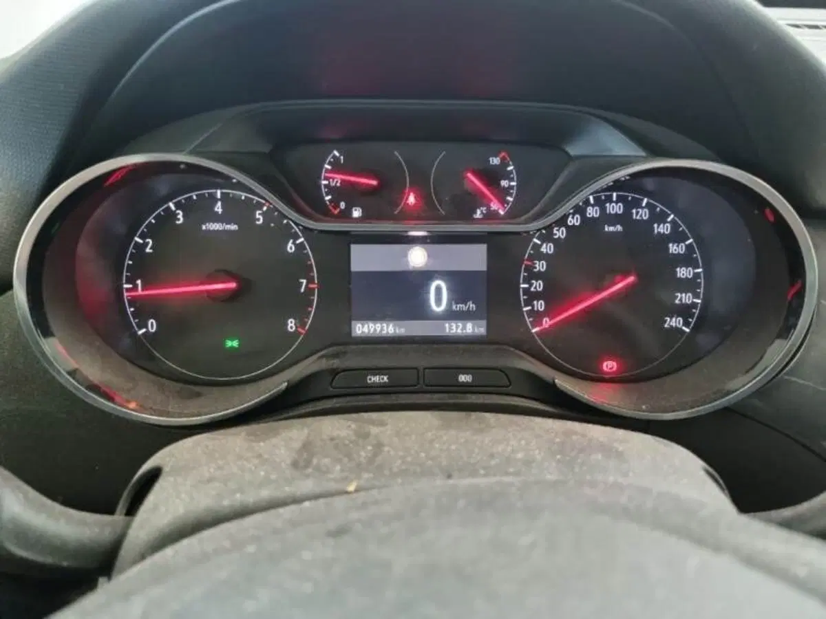 Opel Crossland usata a Perugia (8)