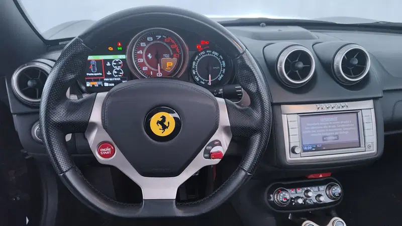 Ferrari California Spider usata a Perugia (17)