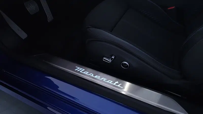 Maserati Granturismo nuova a Perugia (14)