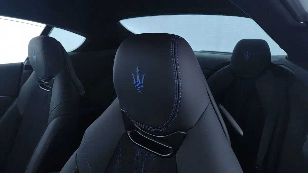 Maserati Granturismo nuova a Perugia (15)