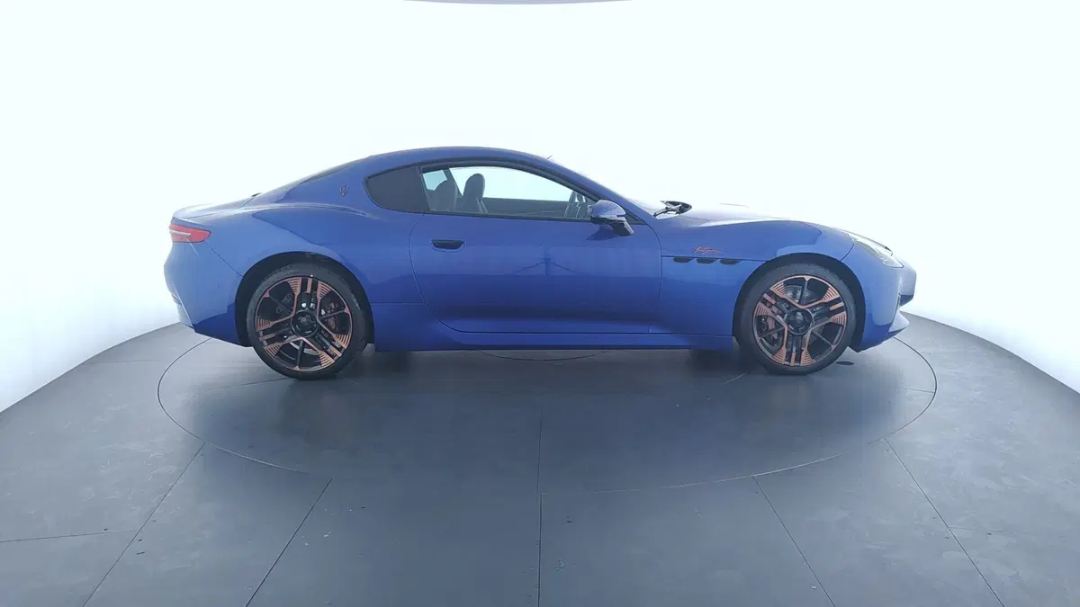 Maserati Granturismo nuova a Perugia (7)