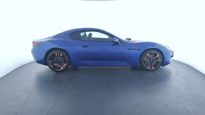 Maserati Granturismo nuova a Perugia (7)