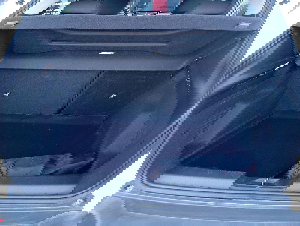 Jeep Avenger usata a Macerata (11)