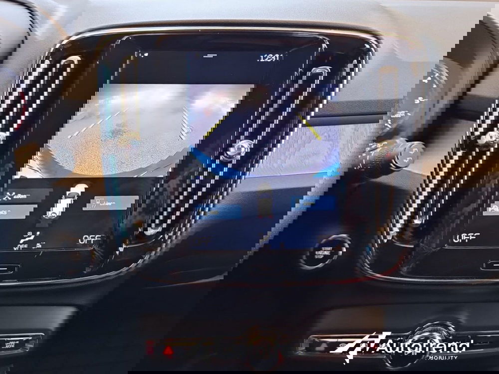 Volvo XC40 usata a Bari (12)