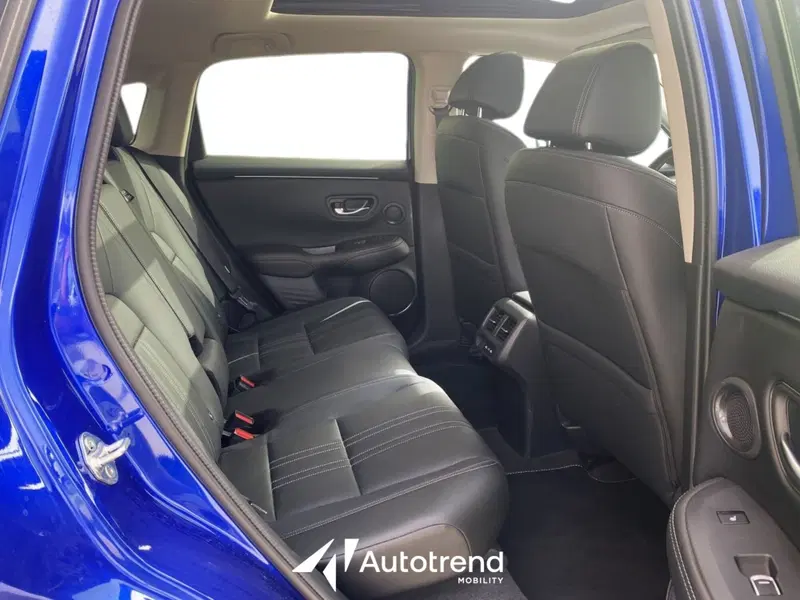 Honda ZR-V usata a Bari (13)