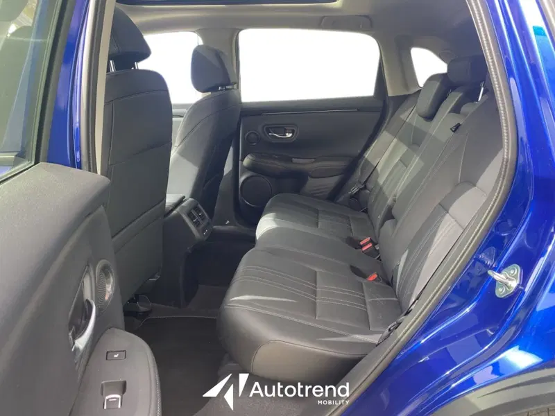 Honda ZR-V usata a Bari (14)