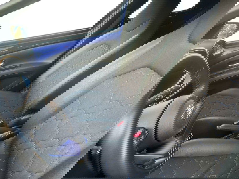 Toyota Aygo X usata a Lecco (11)