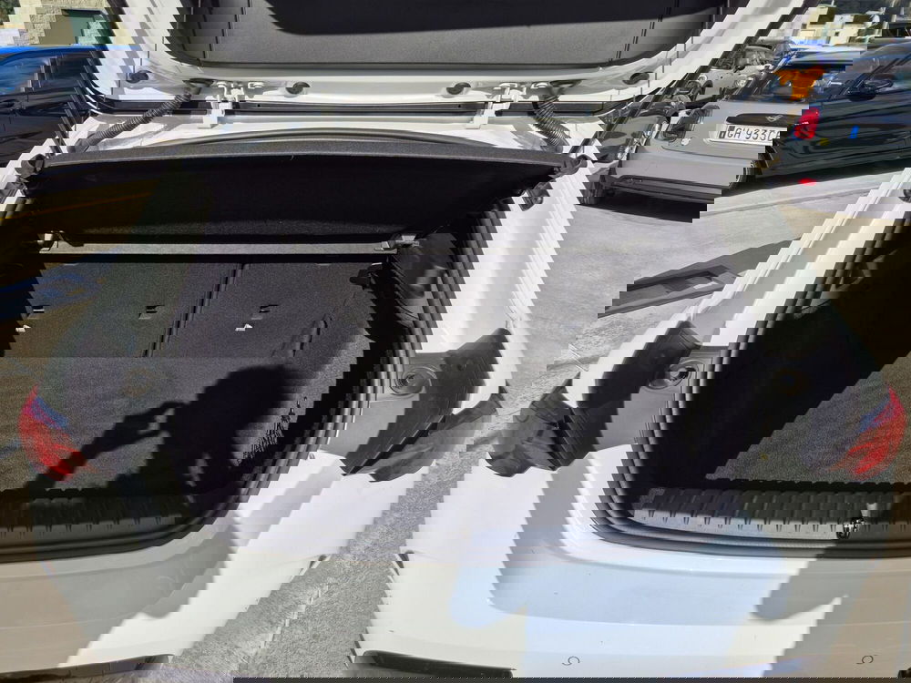 BMW Serie 1 nuova a Genova (12)