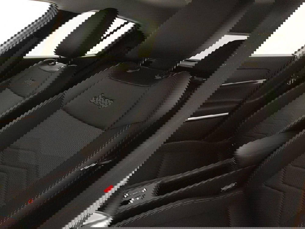 Jeep Avenger usata a Caserta (17)