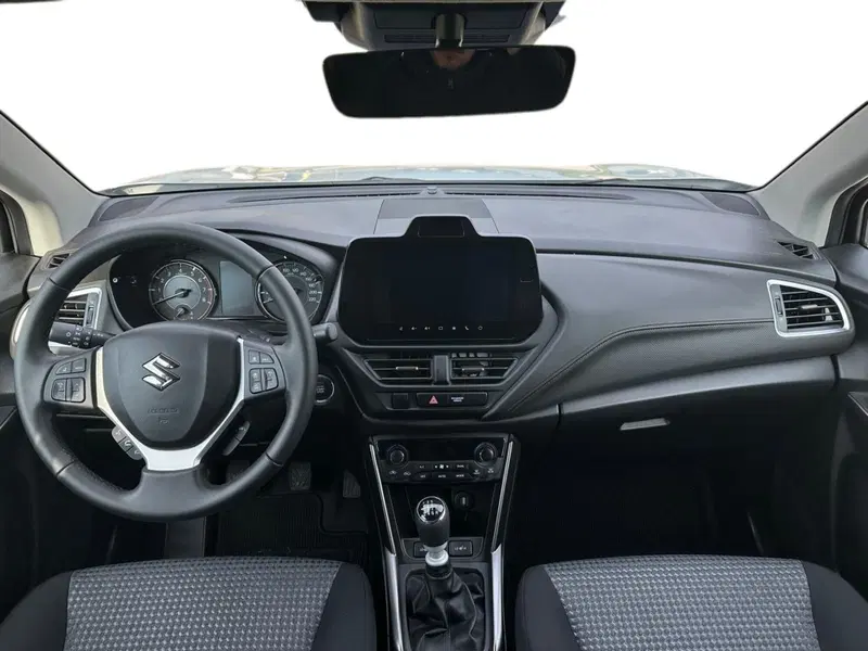Suzuki S-Cross nuova a Pistoia (10)