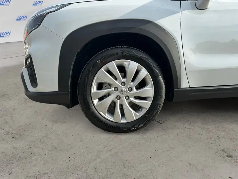 Suzuki S-Cross nuova a Pistoia (18)