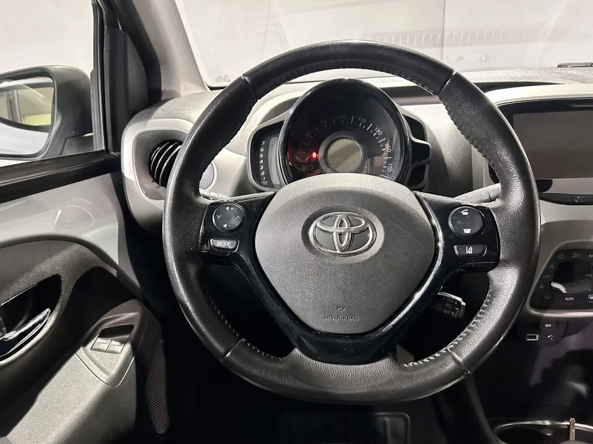 Toyota Aygo usata a Milano (10)
