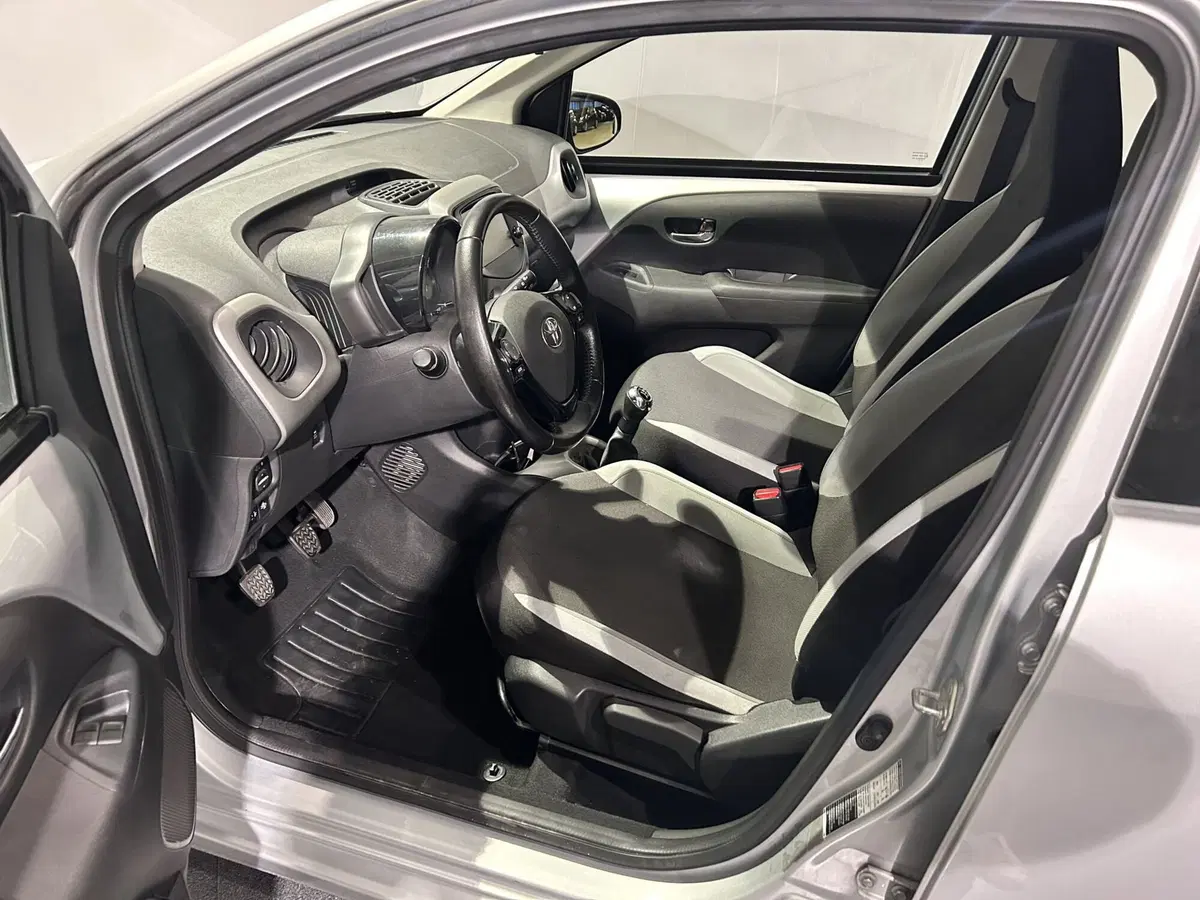 Toyota Aygo usata a Milano (12)