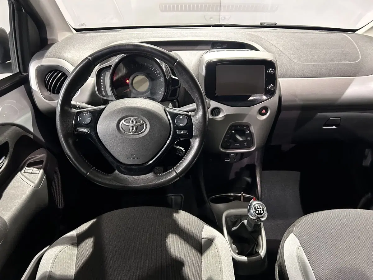 Toyota Aygo usata a Milano (9)